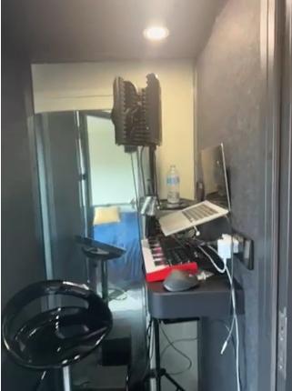 Compact and Efficient Music Studio Booth